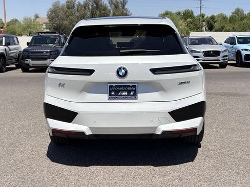 Used 2023 BMW iX xDrive50 w/ Sport Package AWD/4WD image 7