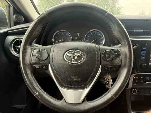 Used 2018 Toyota Corolla SE w/ Carpet Mat Package (TMS) FWD image 19