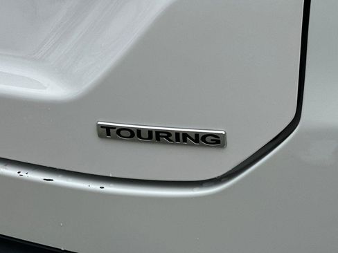 Certified 2024 Honda Pilot Touring image 29