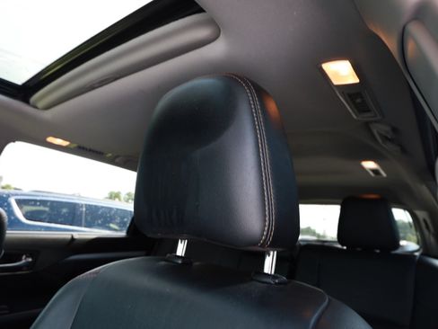 Used 2018 Toyota Highlander XLE FWD image 20