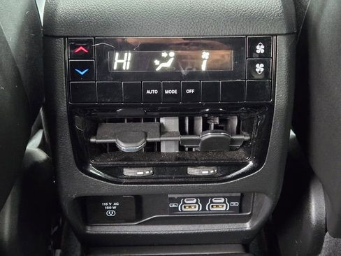 Certified 2024 Jeep Grand Cherokee L Altitude image 19