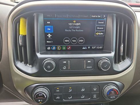 Used 2022 GMC Canyon Denali image 19