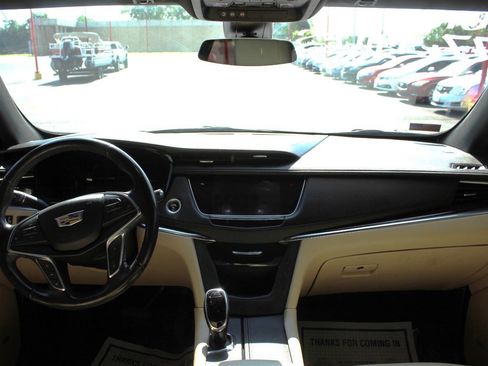 Used 2019 Cadillac XT5 Luxury image 19
