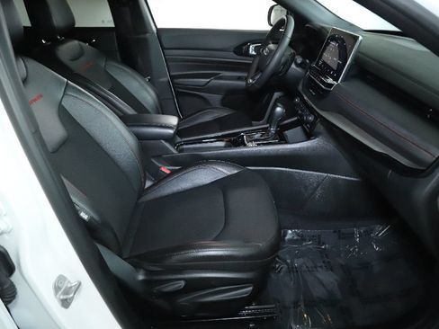 Used 2025 Jeep Compass Trailhawk AWD/4WD image 35