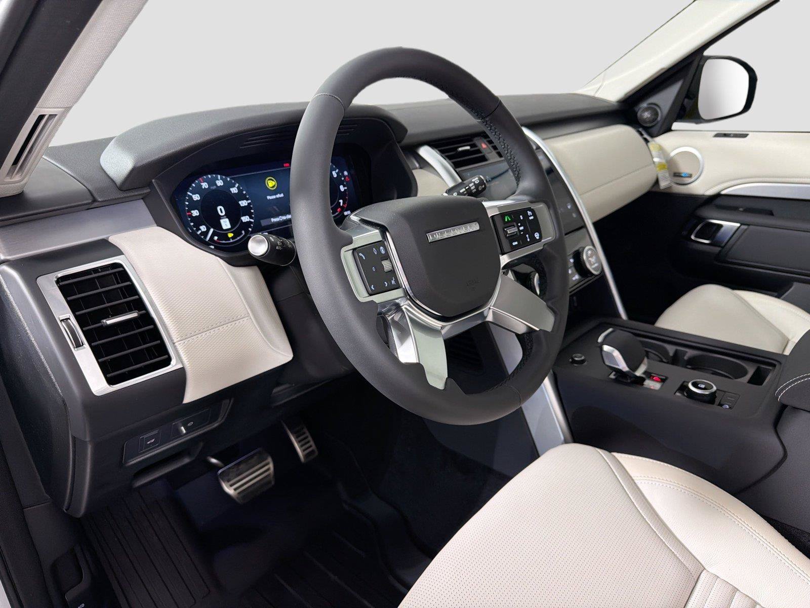 Certified 2026 Land Rover Discovery Dynamic SE AWD/4WD image 9