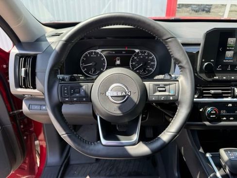 Certified 2025 Nissan Pathfinder SL AWD/4WD image 13