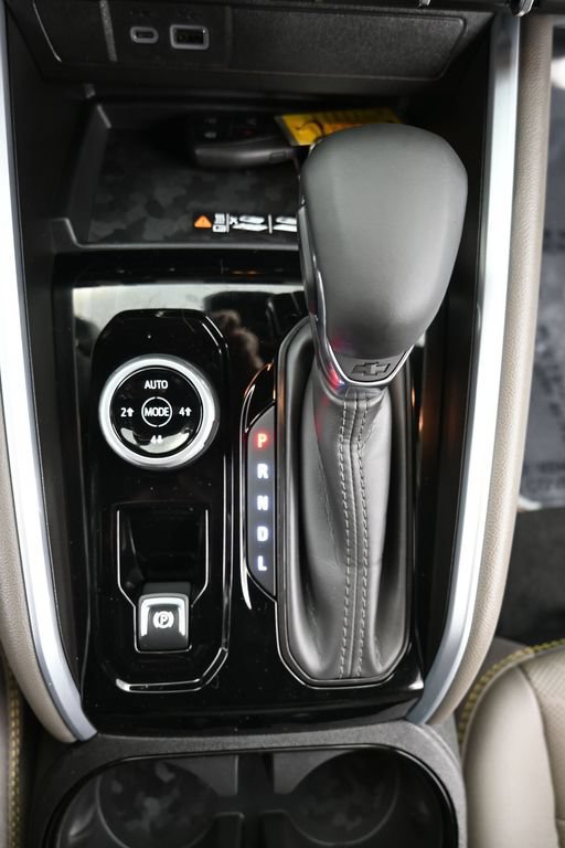 Used 2025 Chevrolet Colorado ZR2 AWD/4WD image 17