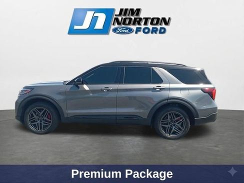 Used 2025 Ford Explorer ST-Line w/ Premium Package AWD/4WD image 6