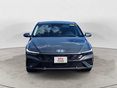 Certified 2025 Hyundai Elantra SE FWD image 8