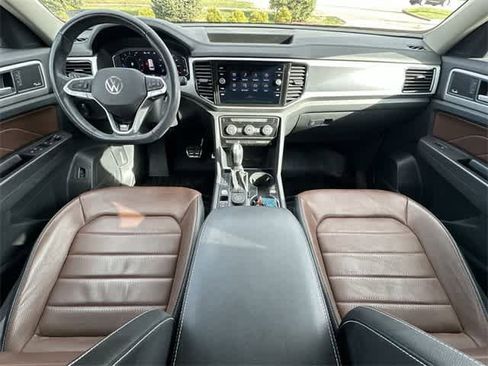 Used 2022 Volkswagen Atlas SEL Premium image 22