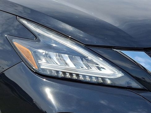 Used 2019 Nissan Murano SV w/ Premium Package image 9