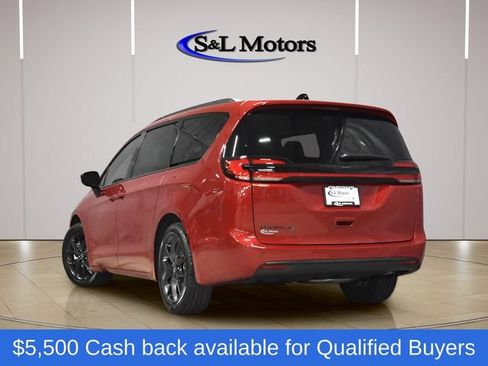 New 2026 Chrysler Pacifica Select w/ S Appearance Package FWD image 7
