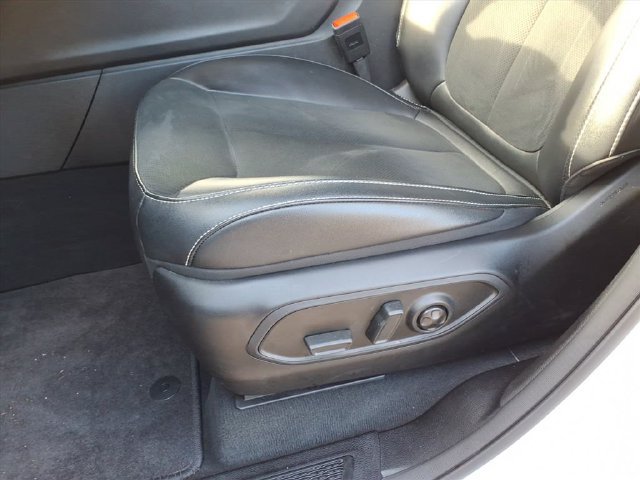 Used 2024 Jeep Grand Cherokee L Laredo AWD/4WD image 14