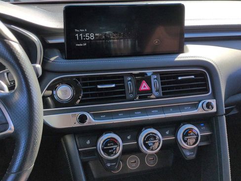 Used 2023 Genesis G70 2.0T image 28