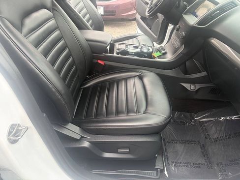 Used 2020 Ford Edge SEL w/ Cold Weather Package AWD/4WD image 24