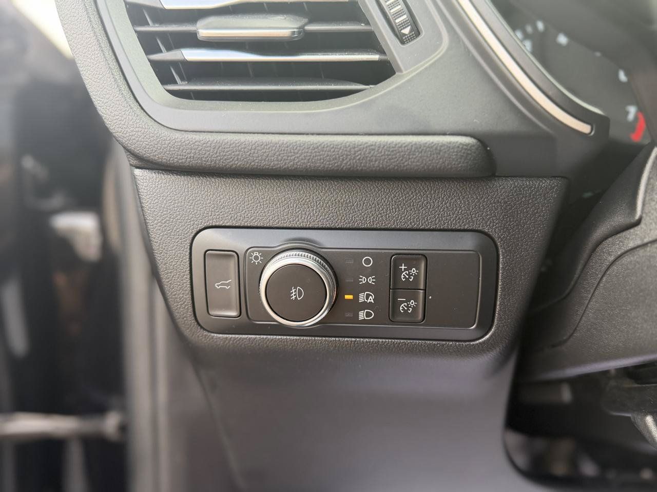 Used 2022 Ford Escape SEL AWD/4WD image 14