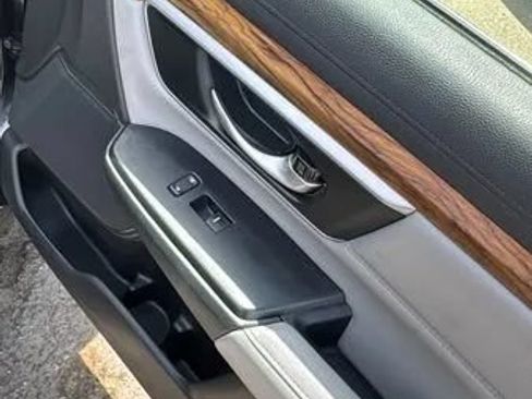 Used 2018 Honda CR-V EX-L image 16