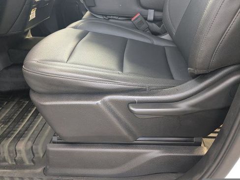 Used 2024 GMC Sierra 3500 Pro w/ Convenience Package image 24