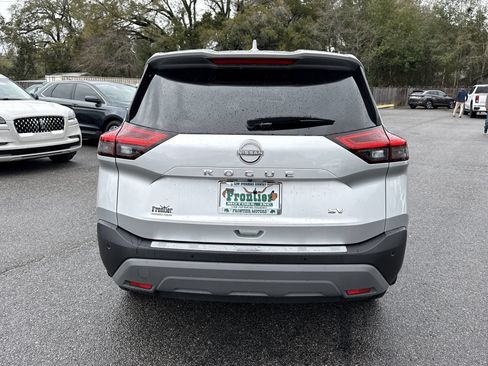 Used 2023 Nissan Rogue SV FWD image 4