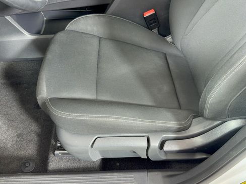Used 2024 Nissan Rogue S FWD image 15