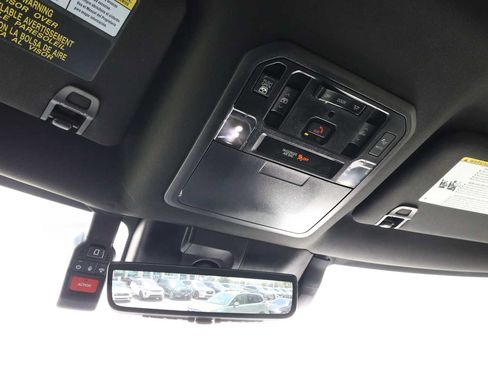 Used 2022 Toyota Tundra Capstone AWD/4WD image 34