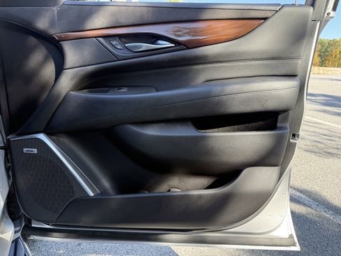 Used 2016 Cadillac Escalade 2WD image 44