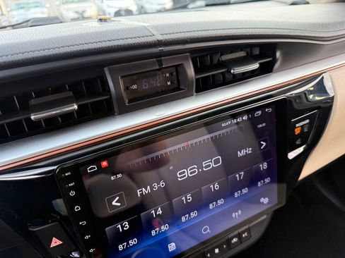 Used 2014 Toyota Corolla LE image 35