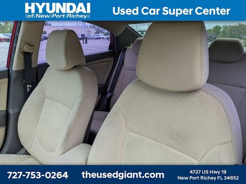 Used 2012 Hyundai Accent GLS w/ Premium Pkg 3 FWD image 7