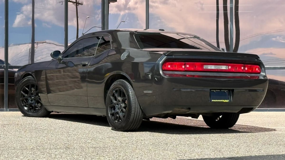 Used 2013 Dodge Challenger R/T RWD image 7