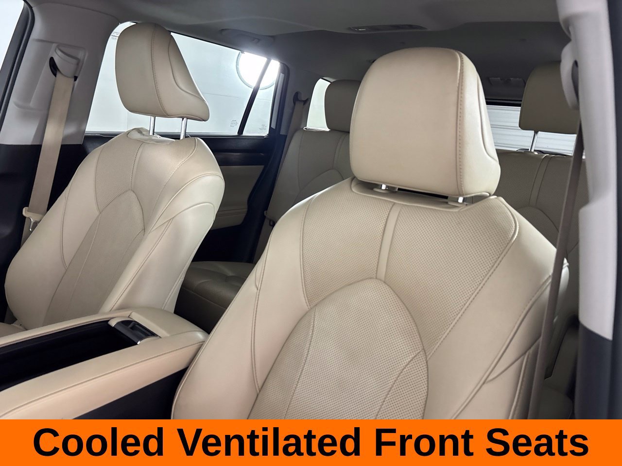 Used 2023 Toyota Highlander Limited FWD image 16