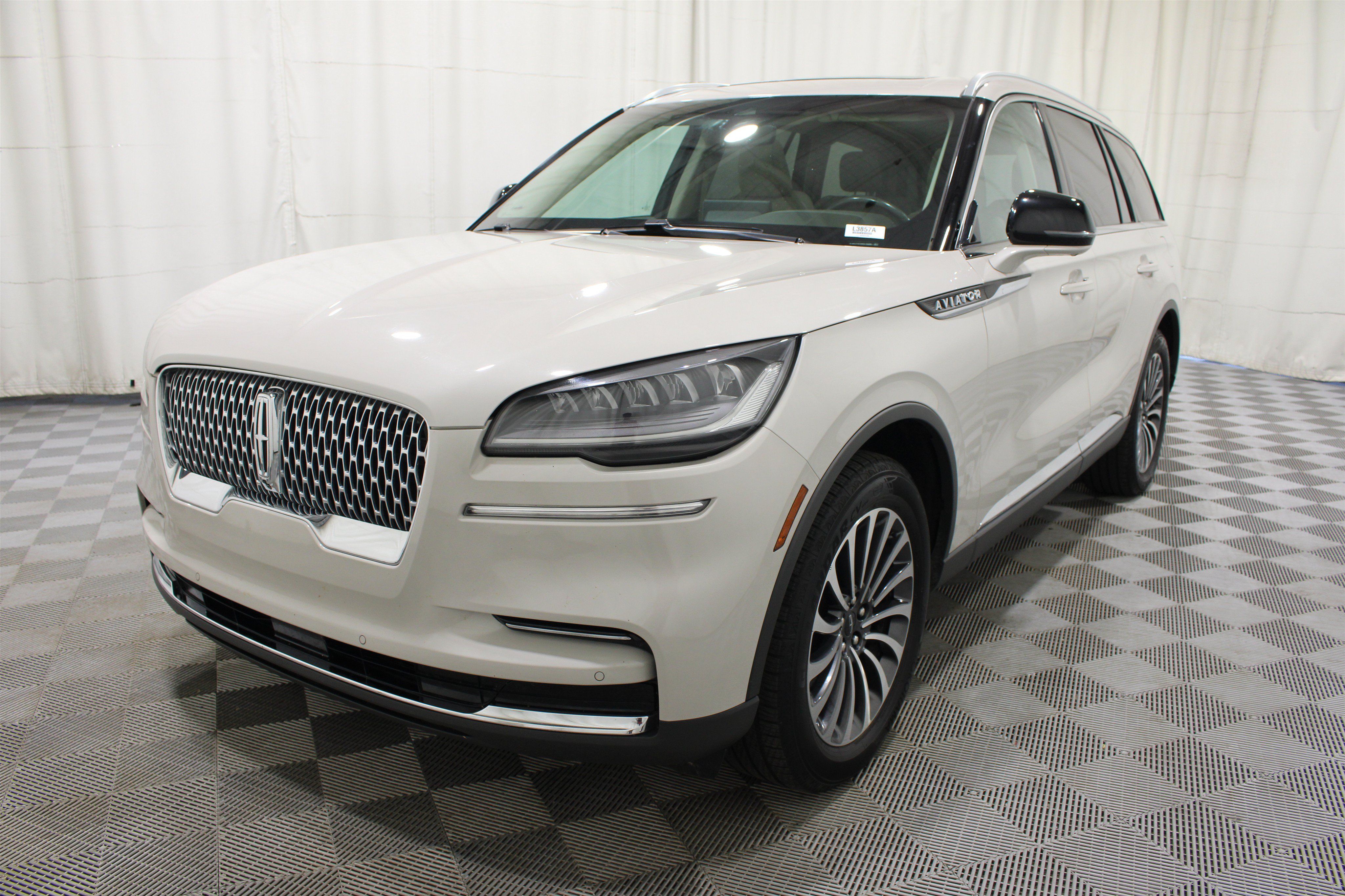 Used 2022 Lincoln Aviator Reserve w/ Elements Package Plus AWD/4WD image 35