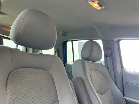 Used 2010 Chevrolet HHR LS FWD image 17