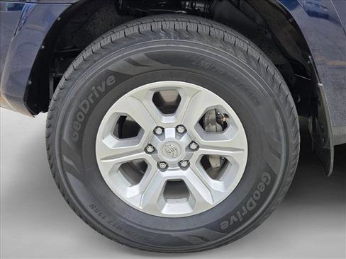 Certified 2024 Toyota 4Runner SR5 AWD/4WD image 22