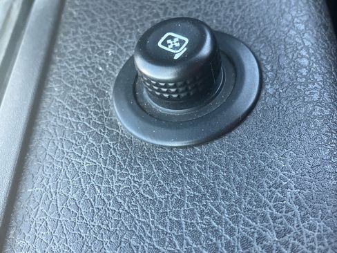 Used 2013 Ford F150 STX w/ Mid Equipment Group AWD/4WD image 13