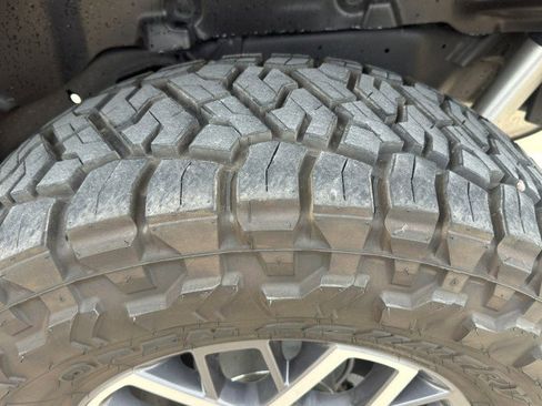 Used 2024 Jeep Wrangler Unlimited Sahara w/ Safety Group image 13