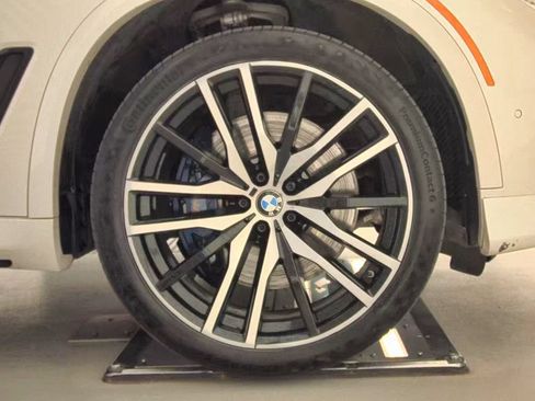Used 2020 BMW X5 M50i w/ Executive Package AWD/4WD image 23