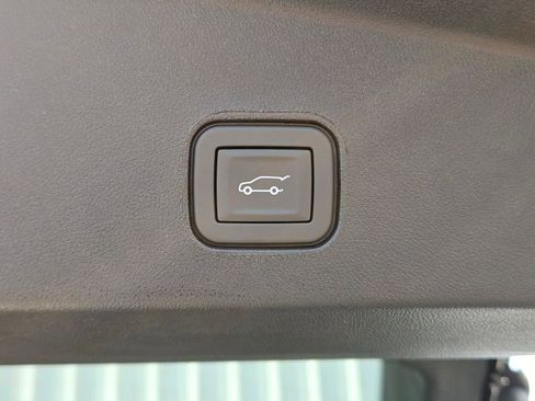 New 2025 Cadillac Lyriq Luxury w/ LPO, Floor Liner Package image 31