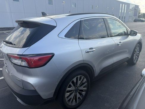 Used 2020 Ford Escape Titanium AWD/4WD image 3