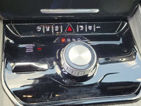 Used 2024 Jeep Wagoneer L Series II w/ Flexible Seating Group AWD/4WD image 28