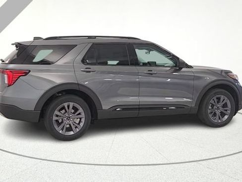 New 2026 Ford Explorer Active w/ Active Comfort Package AWD/4WD image 8