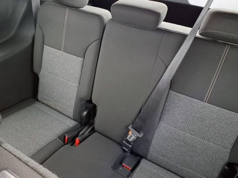 Used 2025 GMC Acadia Elevation image 8