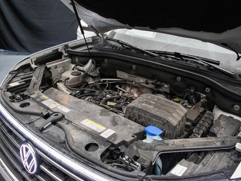 Used 2024 Volkswagen Atlas SE image 31