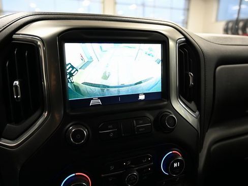 Used 2022 Chevrolet Silverado 2500 LT w/ Convenience Package image 18