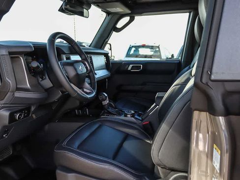 New 2026 Ford Bronco Badlands w/ Sasquatch Package AWD/4WD image 17