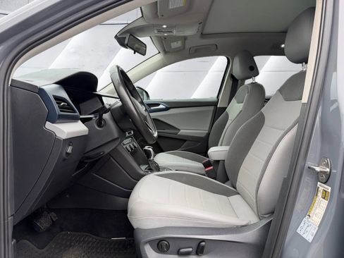 Used 2022 Volkswagen Taos SE image 9