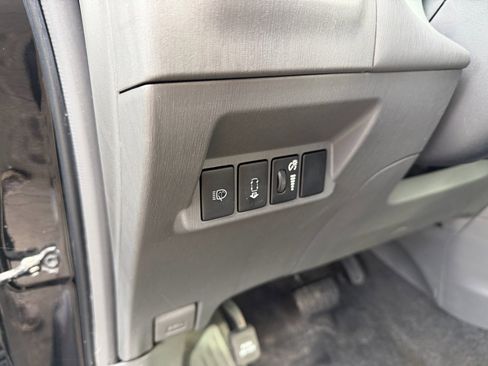 Used 2012 Toyota Prius V Five image 17