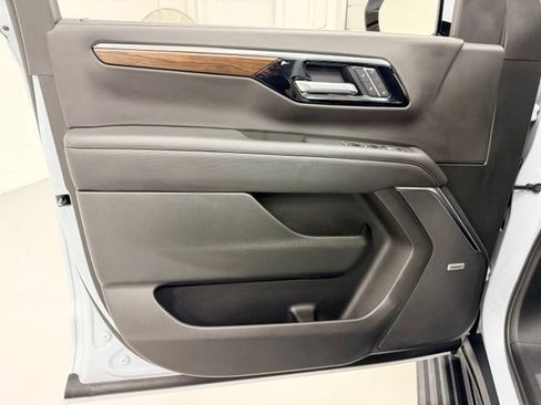 Certified 2026 Chevrolet Tahoe High Country AWD/4WD image 19