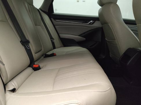 Used 2018 Honda Accord LX image 19