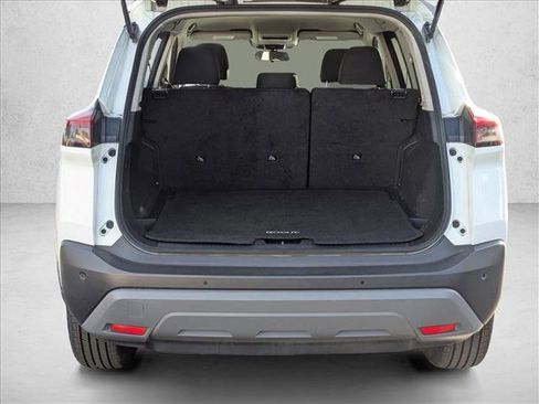 Used 2023 Nissan Rogue S image 6