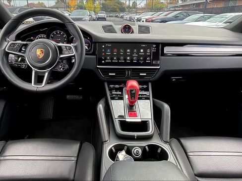 Used 2023 Porsche Cayenne Coupe image 16